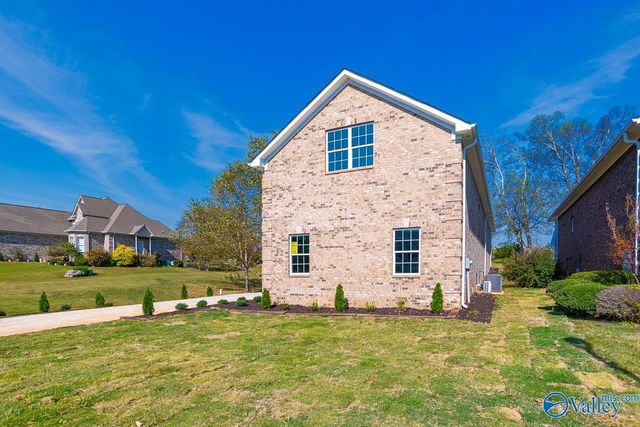 341 Summit Lakes Drive, Athens, AL 35613