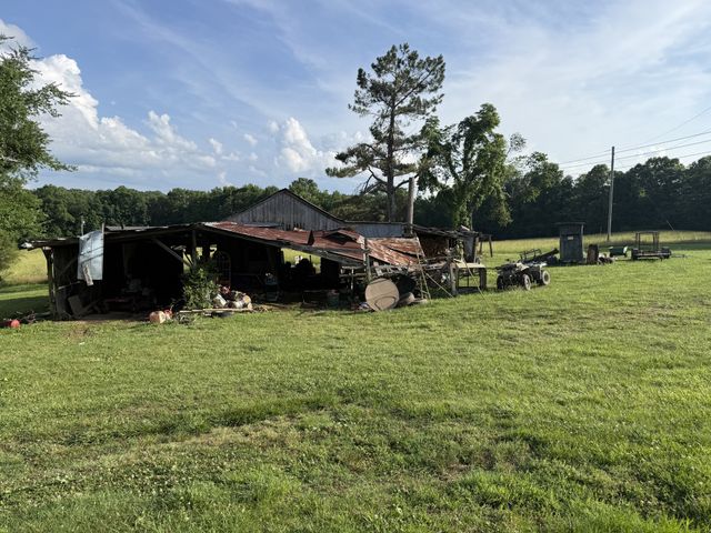 485 W Grinders Switch Rd, Centerville, TN 37033