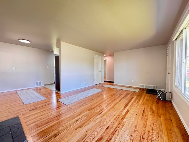 2921 W Bismark Ave, Spokane, WA 99205