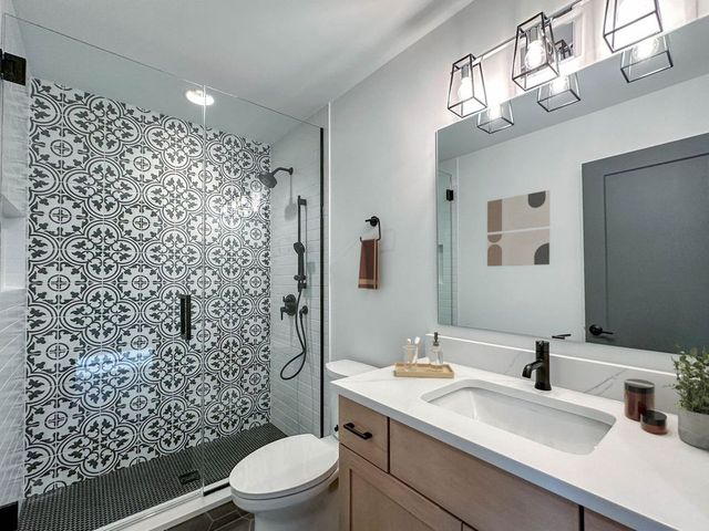 5s504 Radcliff Road, Naperville, IL 60563