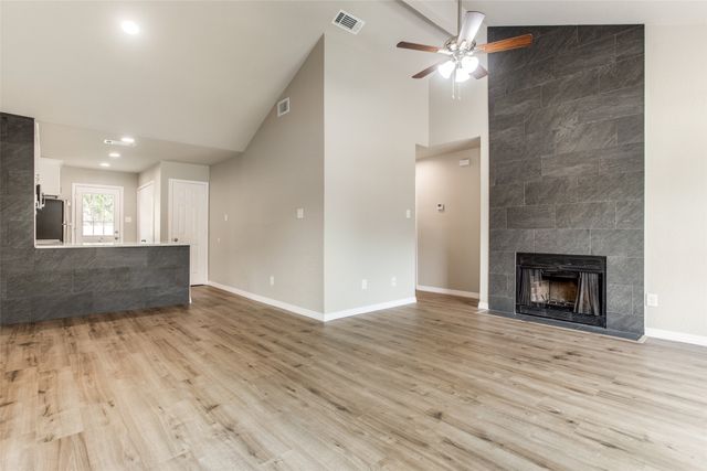 3000 Hilltop Drive, Euless, TX 76039