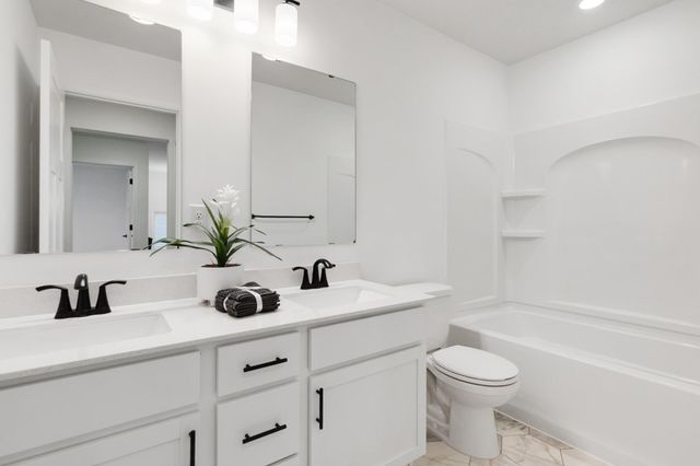 1731 Upper 141st Street E, Rosemount, MN 55068