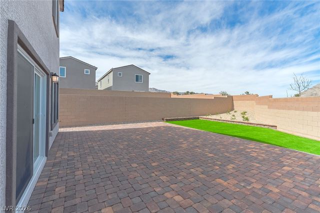 9952 Kimura Hills Avenue, Las Vegas, NV 89129