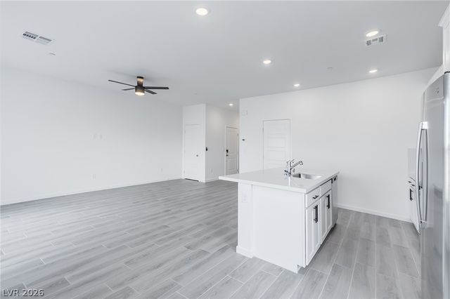 9952 Kimura Hills Avenue, Las Vegas, NV 89129