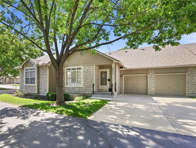 15732 S Sunset Drive 800, Olathe, KS 66062