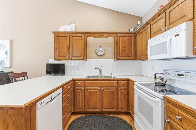 15732 S Sunset Drive 800, Olathe, KS 66062