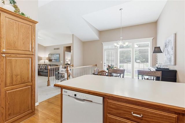 15732 S Sunset Drive 800, Olathe, KS 66062