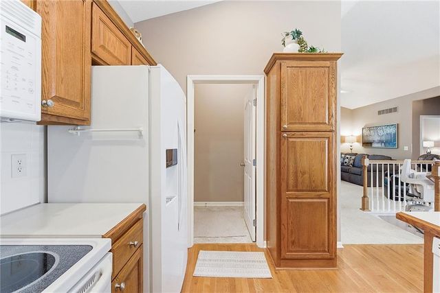 15732 S Sunset Drive 800, Olathe, KS 66062