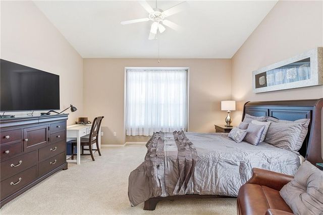 15732 S Sunset Drive 800, Olathe, KS 66062