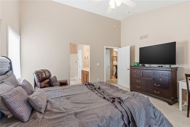 15732 S Sunset Drive 800, Olathe, KS 66062
