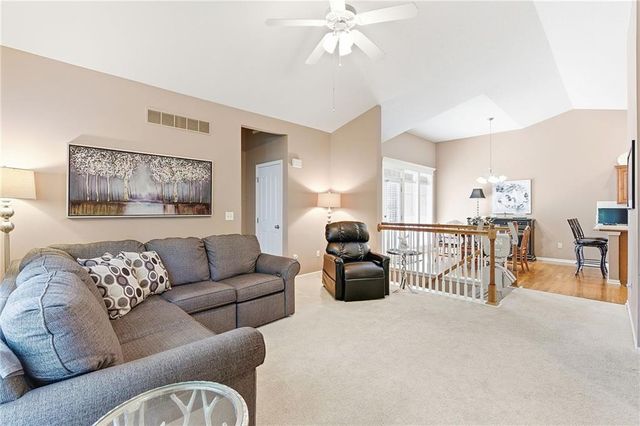 15732 S Sunset Drive 800, Olathe, KS 66062