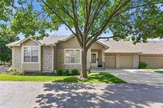 15732 S Sunset Drive 800, Olathe, KS 66062