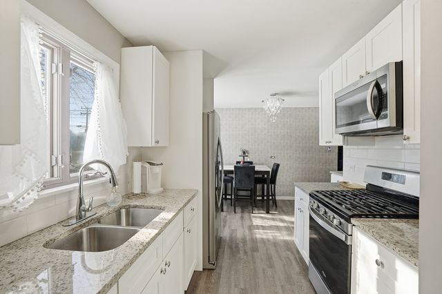 537 E 161st Place, South Holland, IL 60473