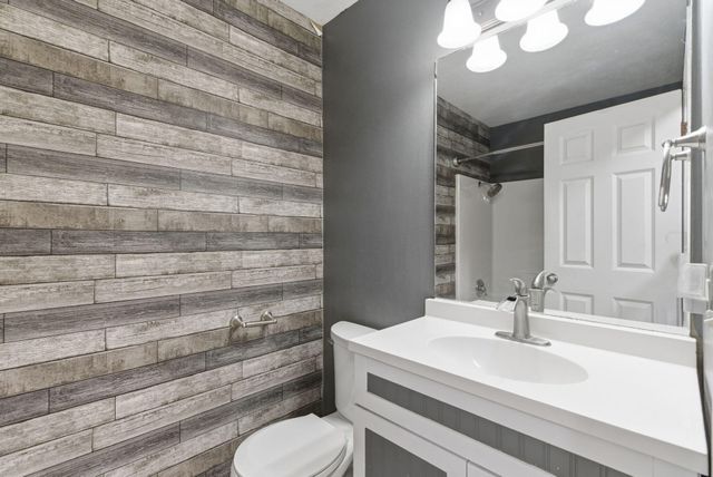 103 Arrowhead Road, Willard, MO 65781