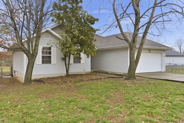 103 Arrowhead Road, Willard, MO 65781