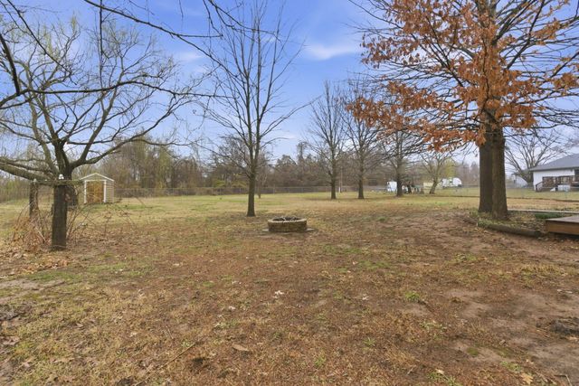 103 Arrowhead Road, Willard, MO 65781