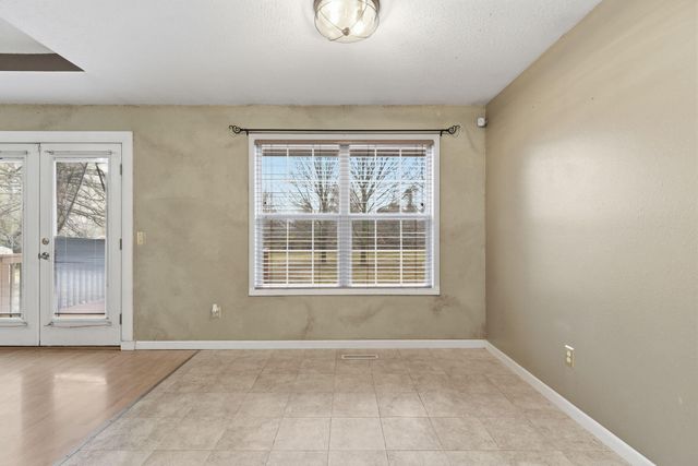 103 Arrowhead Road, Willard, MO 65781