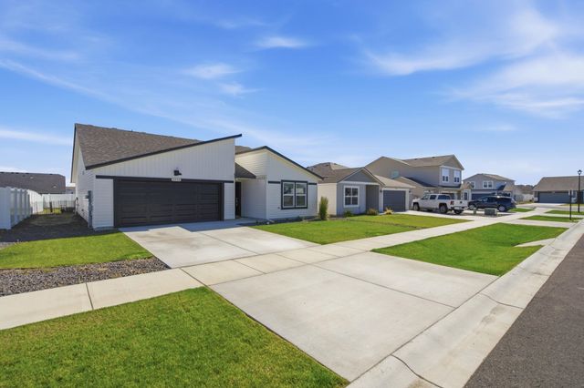 1712 E B St, Deer Park, WA 99006