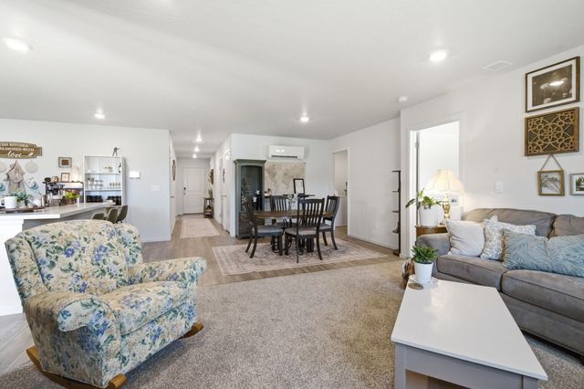 1712 E B St, Deer Park, WA 99006