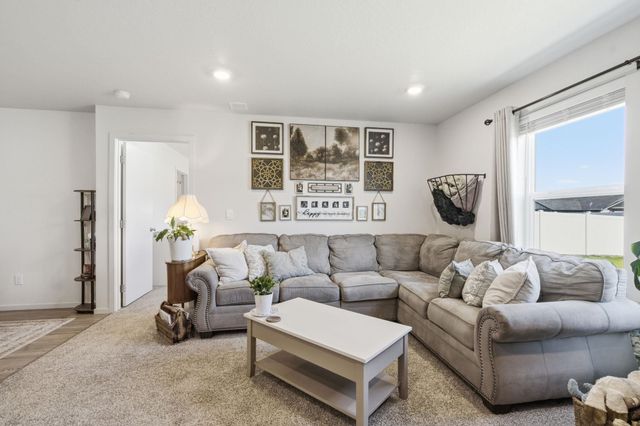 1712 E B St, Deer Park, WA 99006