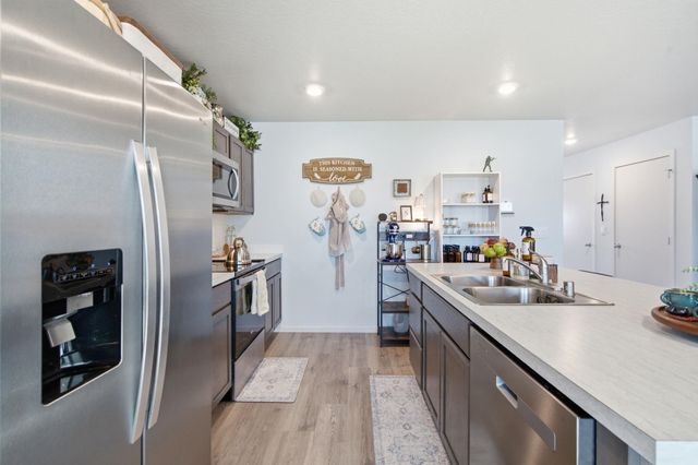 1712 E B St, Deer Park, WA 99006
