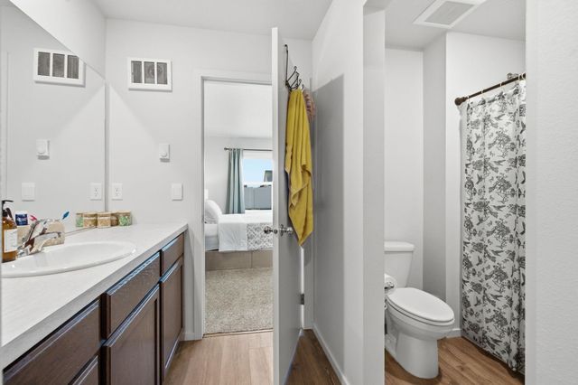 1712 E B St, Deer Park, WA 99006