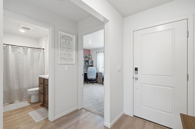 1712 E B St, Deer Park, WA 99006