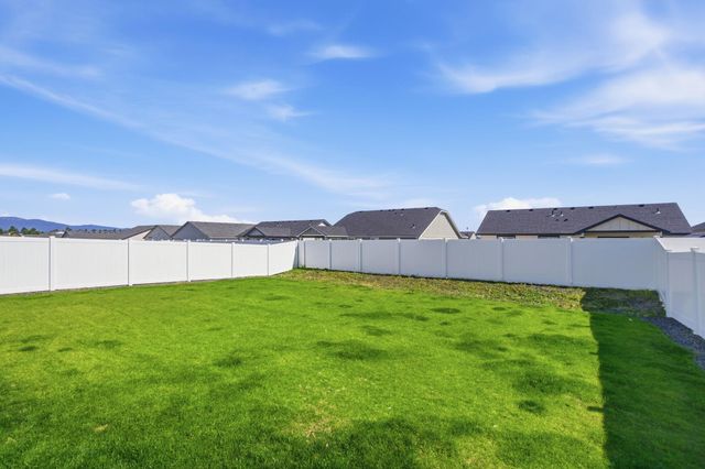 1712 E B St, Deer Park, WA 99006