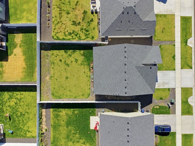1712 E B St, Deer Park, WA 99006