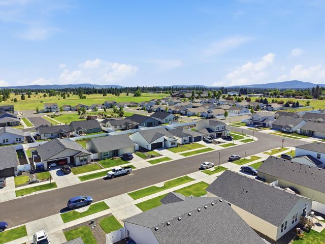 1712 E B St, Deer Park, WA 99006