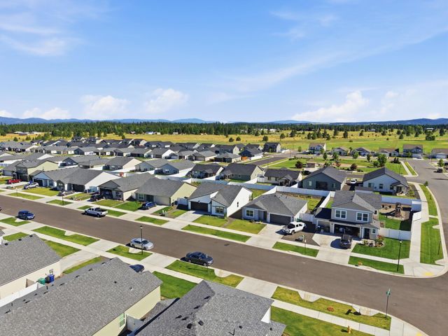 1712 E B St, Deer Park, WA 99006