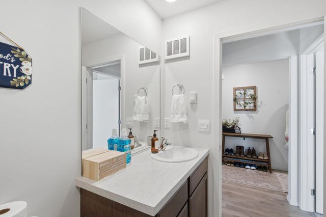 1712 E B St, Deer Park, WA 99006