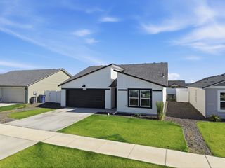 1712 E B St, Deer Park, WA 99006