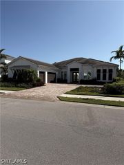 8967 Redonda DR, Naples, FL 34114