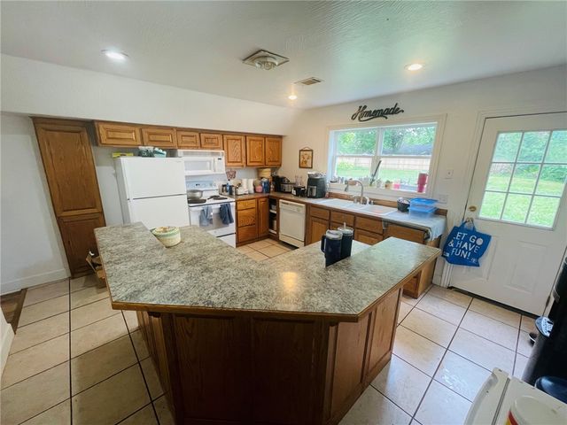309 Douglas Street, Berryville, AR 72616