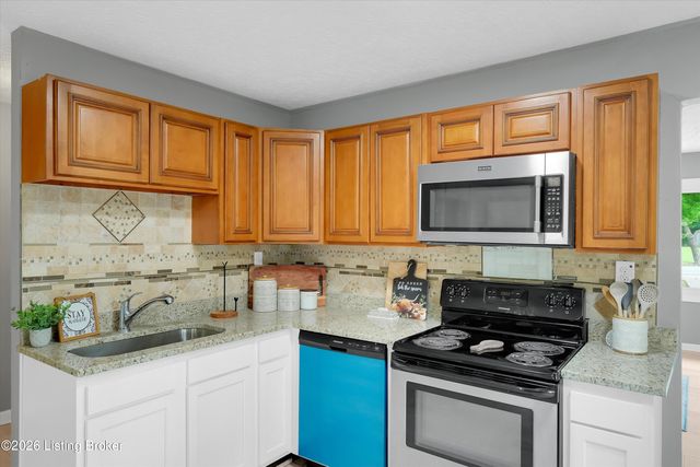 11204 Blue Lick Rd, Louisville, KY 40229