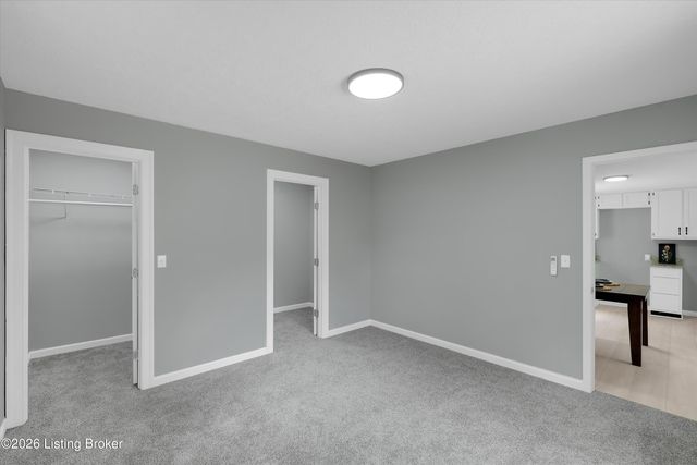11204 Blue Lick Rd, Louisville, KY 40229