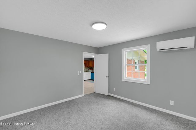 11204 Blue Lick Rd, Louisville, KY 40229