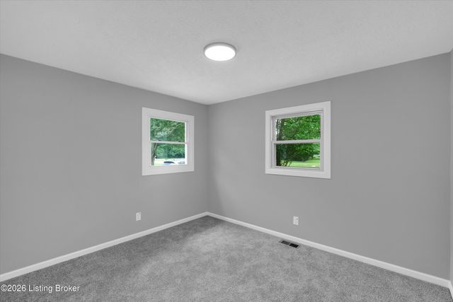 11204 Blue Lick Rd, Louisville, KY 40229