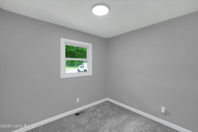 11204 Blue Lick Rd, Louisville, KY 40229