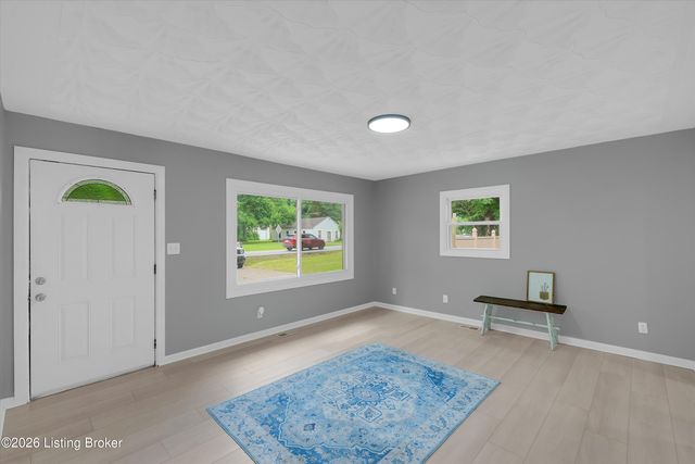 11204 Blue Lick Rd, Louisville, KY 40229