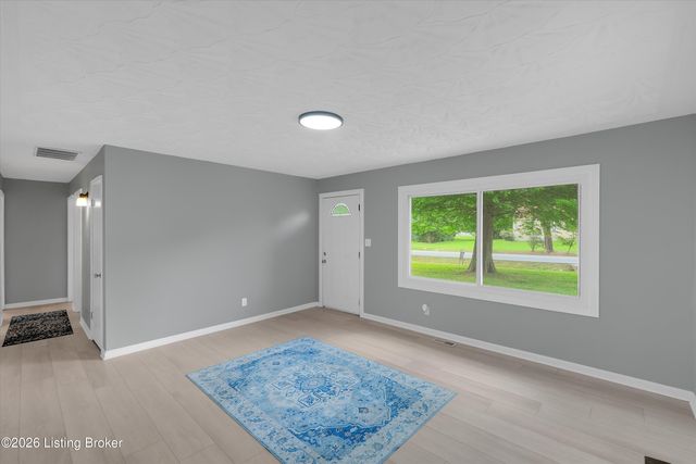 11204 Blue Lick Rd, Louisville, KY 40229