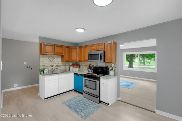 11204 Blue Lick Rd, Louisville, KY 40229
