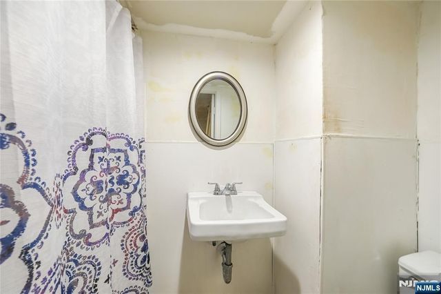 237 73rd Street, North Bergen, NJ 07047