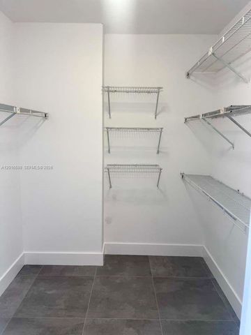 11113 Biscayne Blvd 1253, Miami, FL 33181