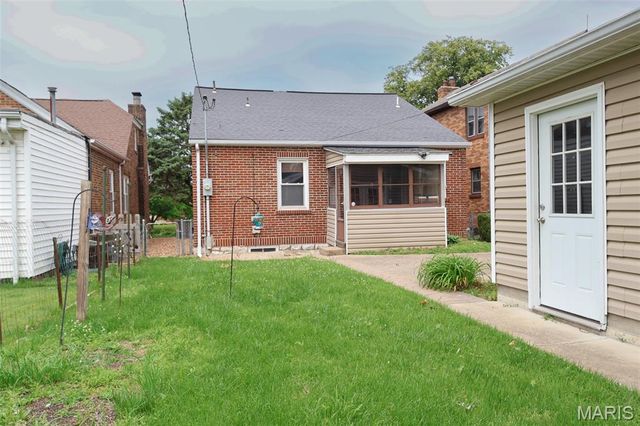 6406 Woodbine Court, St Louis, MO 63109