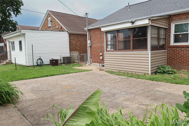 6406 Woodbine Court, St Louis, MO 63109