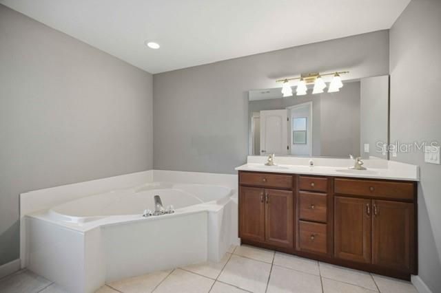 5931 NE 57TH LOOP, Silver Springs, FL 34488