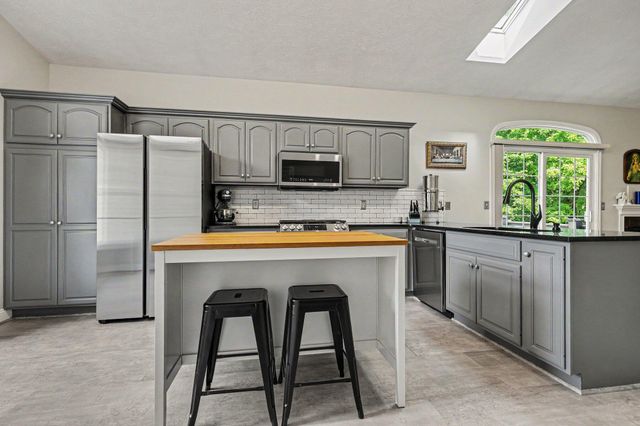 7997 Rolling Meadows Drive, Cooper Twp, MI 49009