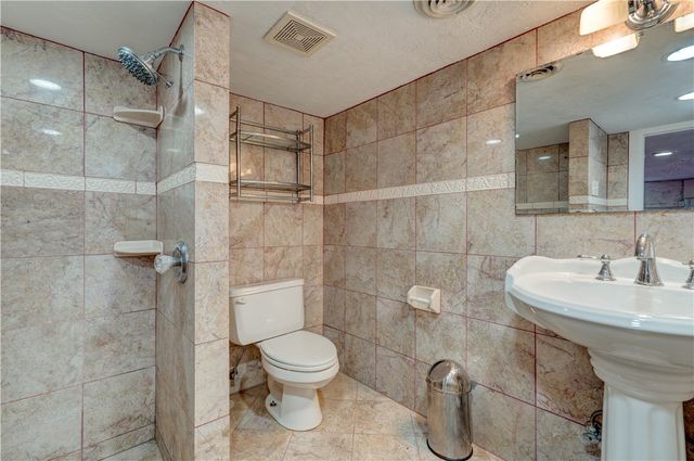 5264 Dresden Way, Lawrenceville, PA 15201